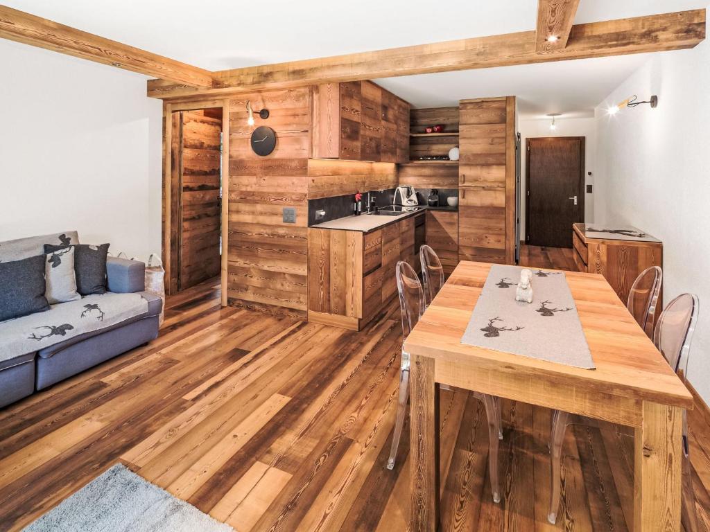 Apartment Le Tsaumiau A 13 by Interhome